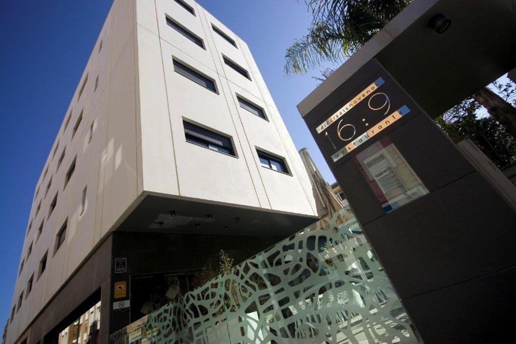 Apartamentos 16:9 Suites Almería Almeria Exterior foto