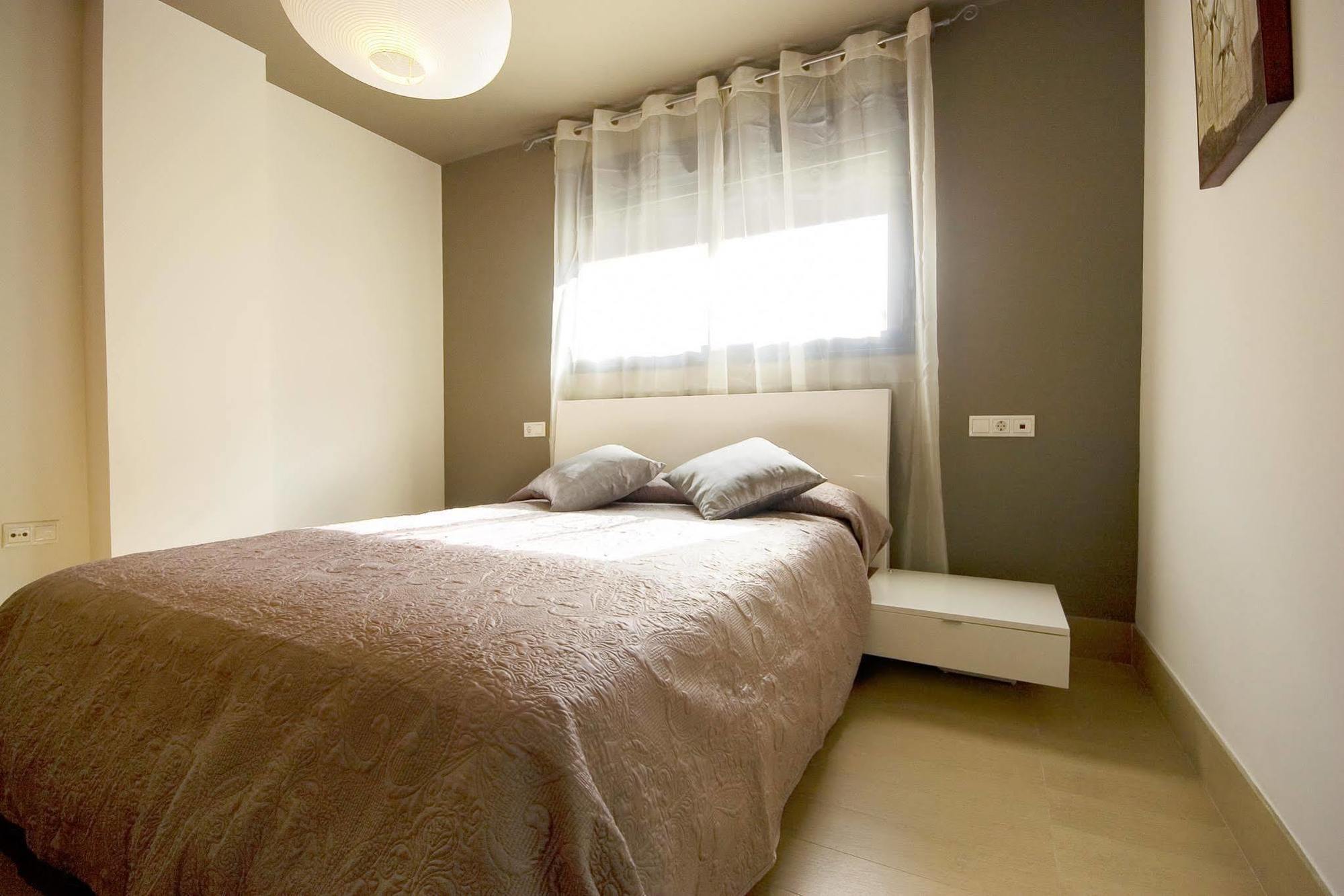 Apartamentos 16:9 Suites Almería Almeria Exterior foto